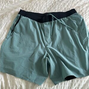 EUC ten thousand interval shorts